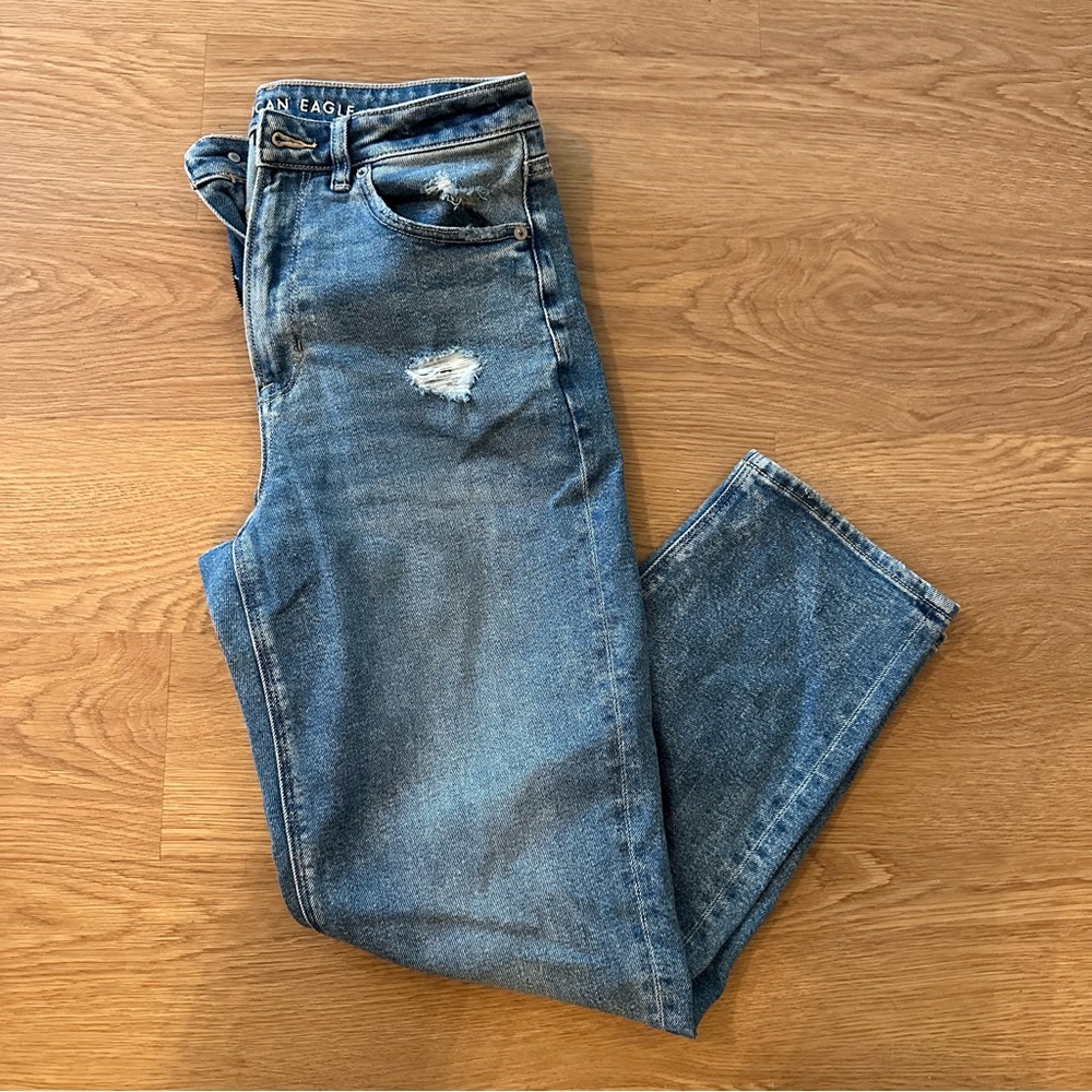 American Eagle Mom straight jeans